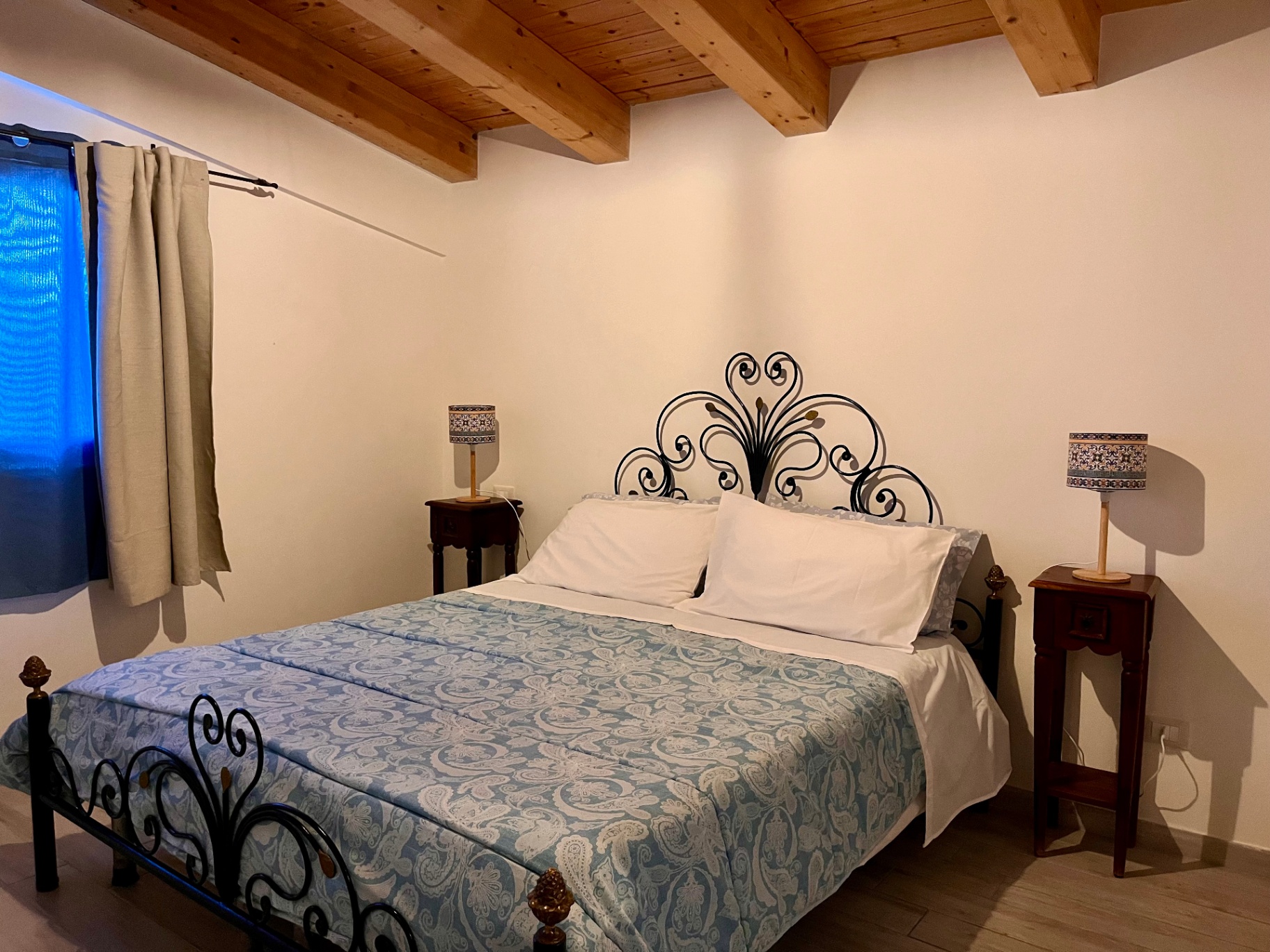 Two double bedrooms with Mediterranean view at The Blue Window holiday home in Augusta, Sicily